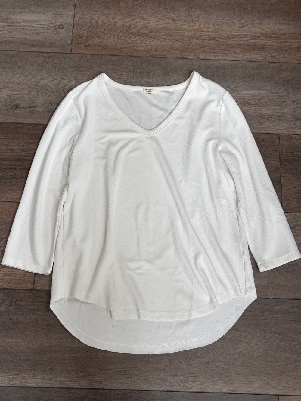 dylan White V-Neck 3/4 Sleeve Tee